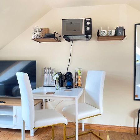 Mini-Studio By Hnfc Stays South Shields Bagian luar foto