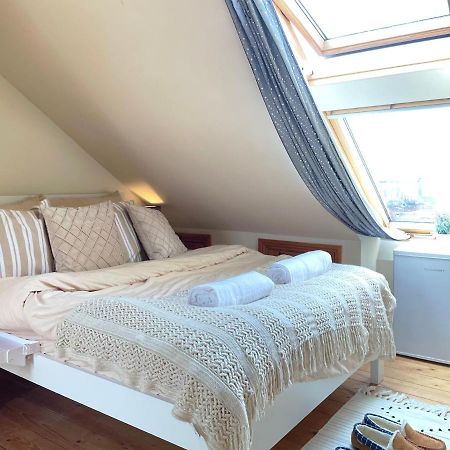 Mini-Studio By Hnfc Stays South Shields Bagian luar foto
