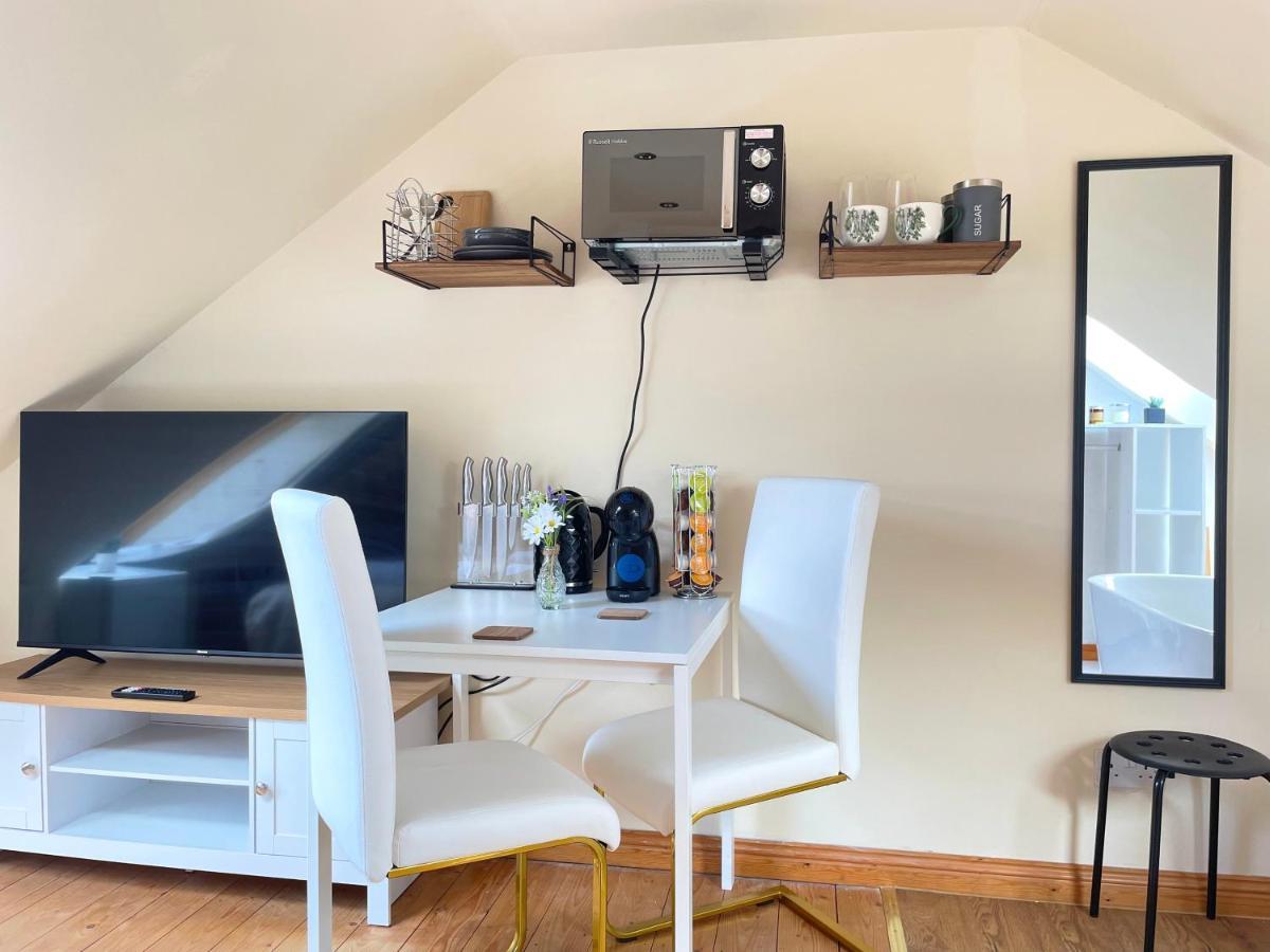 Mini-Studio By Hnfc Stays South Shields Bagian luar foto