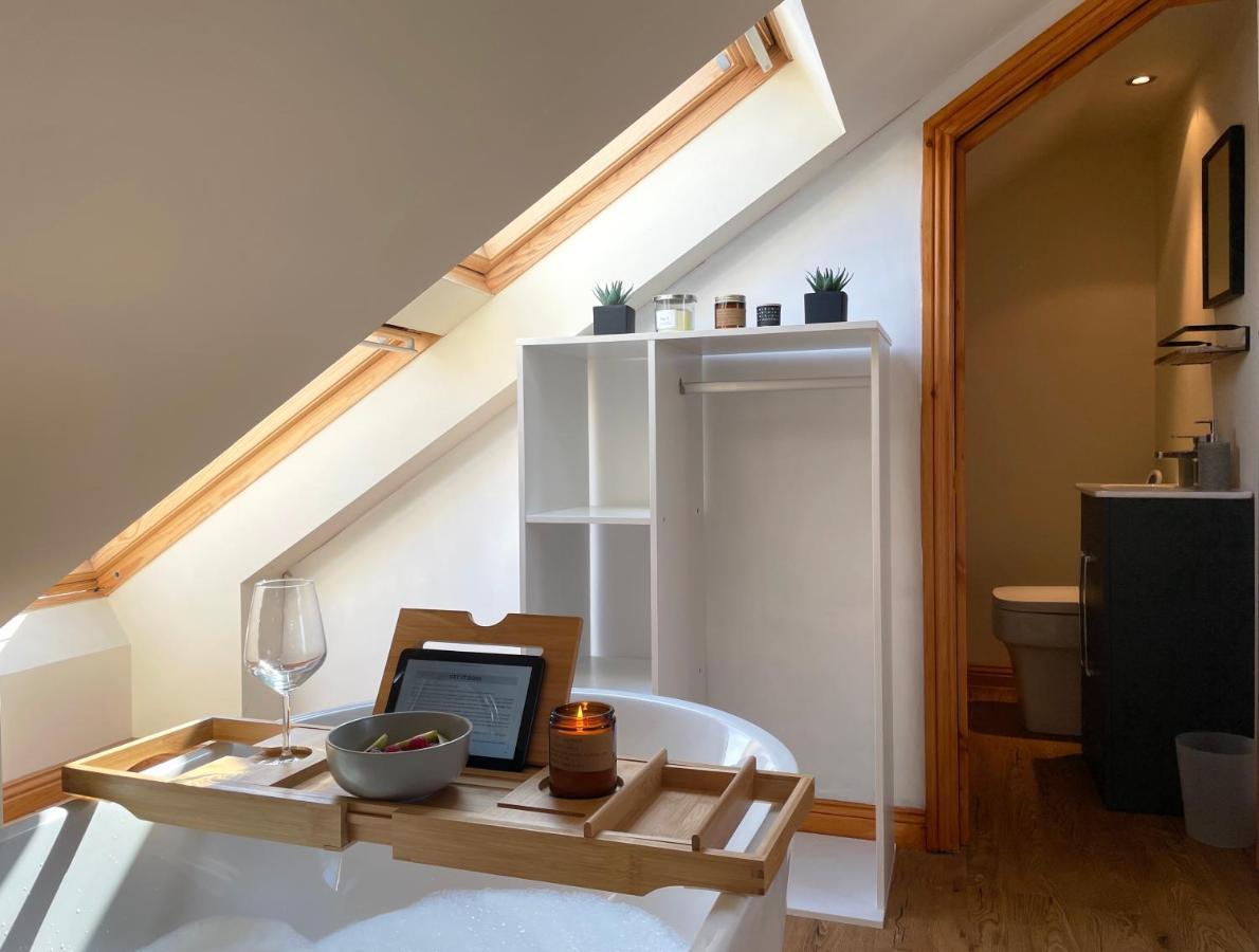 Mini-Studio By Hnfc Stays South Shields Bagian luar foto